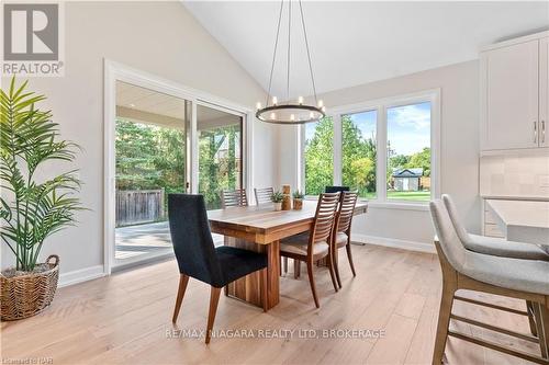 27 Maple Leaf Avenue S, Fort Erie (335 - Ridgeway), ON - Indoor Photo Showing Dining Room