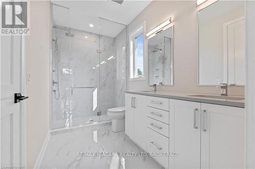 27 Maple Leaf Avenue S, Fort Erie (335 - Ridgeway), ON - Indoor Photo Showing Bathroom