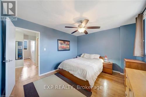 836 - 350 Quigley Road, Hamilton (Vincent), ON - Indoor Photo Showing Bedroom