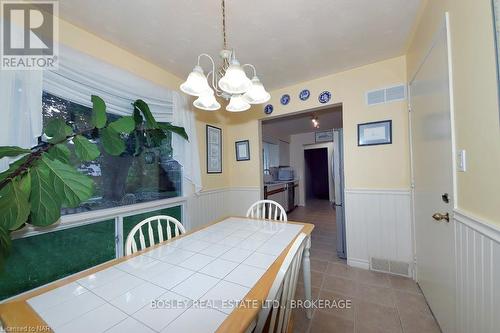 15 Oak Drive, Niagara-On-The-Lake (101 - Town), ON - Indoor Photo Showing Dining Room