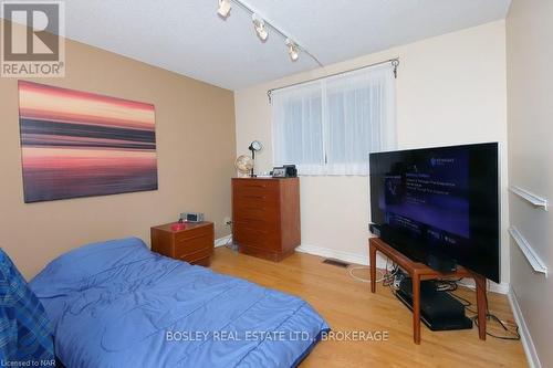 15 Oak Drive, Niagara-On-The-Lake (101 - Town), ON - Indoor Photo Showing Bedroom