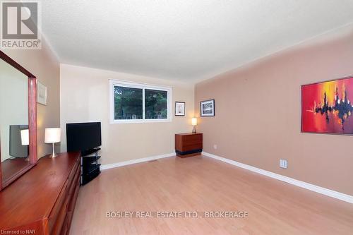 15 Oak Drive, Niagara-On-The-Lake (101 - Town), ON - Indoor Photo Showing Other Room