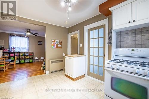 132 Dufferin Street E, St. Catharines (451 - Downtown), ON - Indoor Photo Showing Kitchen