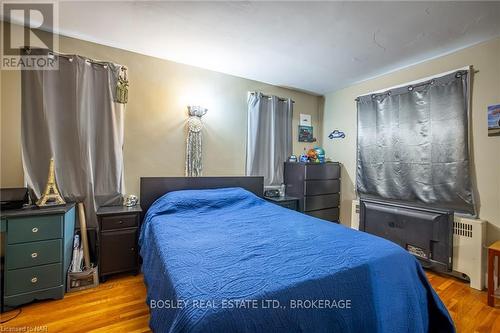 132 Dufferin Street E, St. Catharines (451 - Downtown), ON - Indoor Photo Showing Bedroom