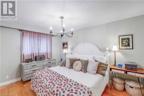 3351 Wiltshire Boulevard, Niagara Falls (207 - Casey), ON - Indoor Photo Showing Bedroom