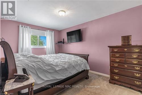 796 Grandview Road, Fort Erie (334 - Crescent Park), ON - Indoor Photo Showing Bedroom