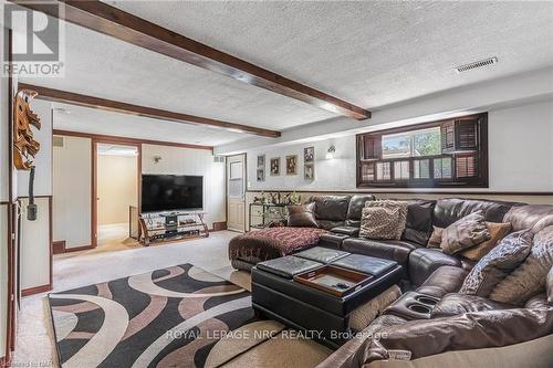 796 Grandview Road, Fort Erie (334 - Crescent Park), ON - Indoor Photo Showing Living Room