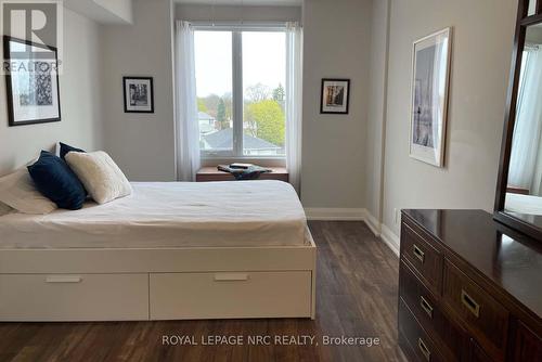 410 - 5698 Main Street Street, Niagara Falls (215 - Hospital), ON - Indoor Photo Showing Bedroom