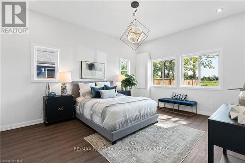 2062 Snider Road, Port Colborne (873 - Bethel), ON - Indoor Photo Showing Bedroom