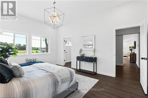 2062 Snider Road, Port Colborne (873 - Bethel), ON - Indoor Photo Showing Bedroom