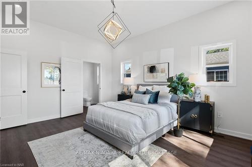 2062 Snider Road, Port Colborne (873 - Bethel), ON - Indoor Photo Showing Bedroom