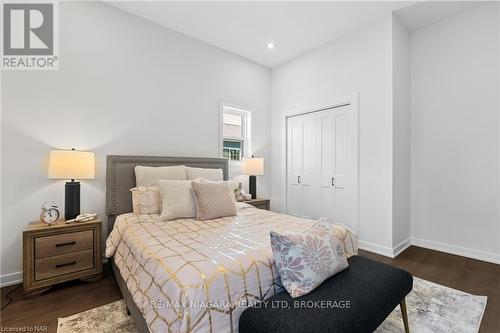 2062 Snider Road, Port Colborne (873 - Bethel), ON - Indoor Photo Showing Bedroom