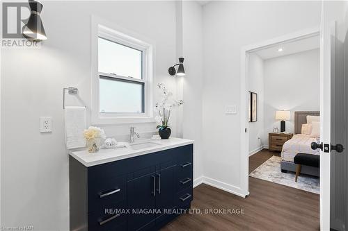 2062 Snider Road, Port Colborne (873 - Bethel), ON - Indoor Photo Showing Bathroom