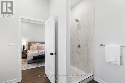 2062 Snider Road, Port Colborne (873 - Bethel), ON - Indoor Photo Showing Bathroom