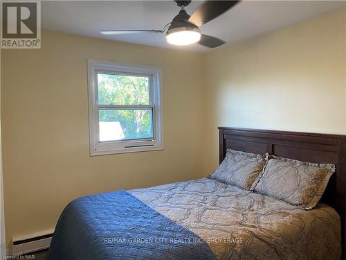 5 - 1419 Pelham Street, Pelham (662 - Fonthill), ON - Indoor Photo Showing Bedroom