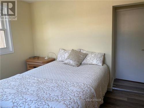 5 - 1419 Pelham Street, Pelham (662 - Fonthill), ON - Indoor Photo Showing Bedroom