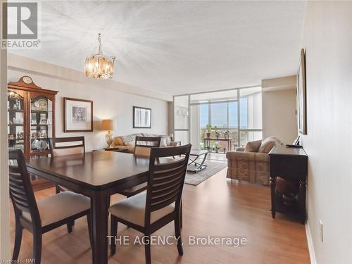 802 - 162 Martindale Road, St. Catharines (453 - Grapeview), ON - Indoor Photo Showing Dining Room