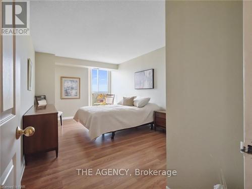 802 - 162 Martindale Road, St. Catharines (453 - Grapeview), ON - Indoor Photo Showing Bedroom