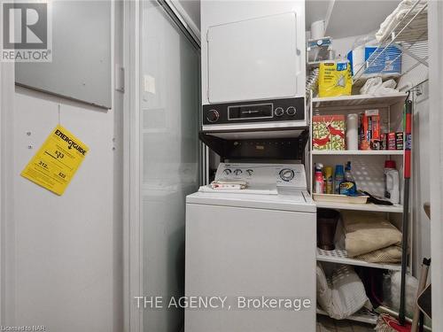 802 - 162 Martindale Road, St. Catharines (453 - Grapeview), ON - Indoor Photo Showing Laundry Room