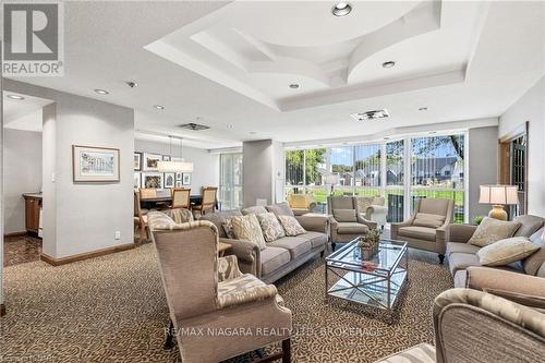 1002 - 162 Martindale Road, St. Catharines (453 - Grapeview), ON - Indoor Photo Showing Living Room