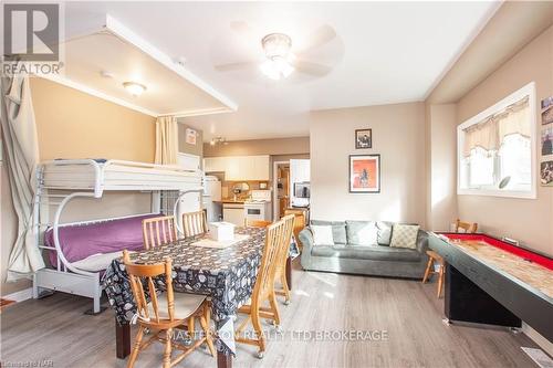 9268 Lundys Lane Lane, Niagara Falls (219 - Forestview), ON - Indoor Photo Showing Dining Room