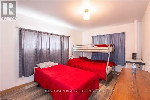 9208 Lundys Lane Lane, Niagara Falls (219 - Forestview), ON - Indoor Photo Showing Bedroom