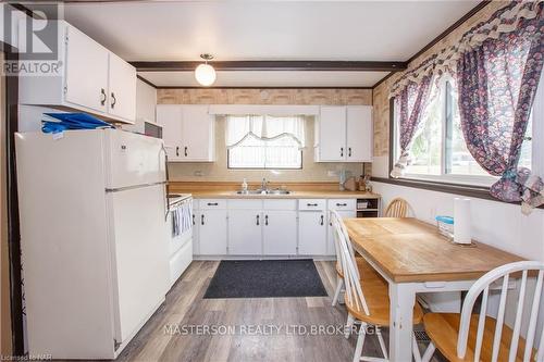 9208 Lundys Lane Lane, Niagara Falls (219 - Forestview), ON - Indoor Photo Showing Kitchen With Double Sink