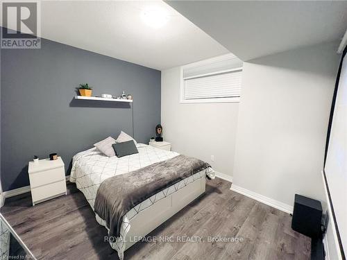 60 - 6705 Cropp Street, Niagara Falls (212 - Morrison), ON - Indoor Photo Showing Bedroom