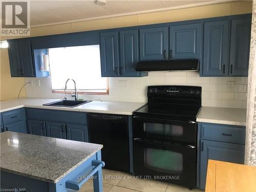 187 - 3033 Townline Road, Fort Erie (327 - Black Creek), ON - Indoor Photo Showing Kitchen