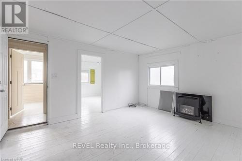 3042 Bethune Avenue, Fort Erie (335 - Ridgeway), ON - Indoor Photo Showing Other Room