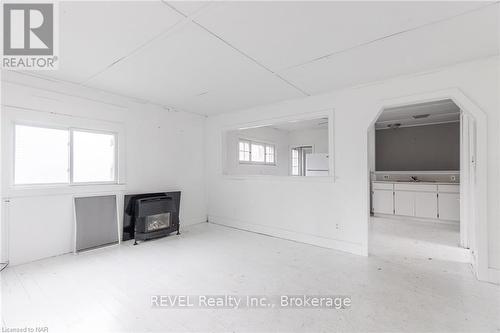 3042 Bethune Avenue, Fort Erie (335 - Ridgeway), ON - Indoor Photo Showing Other Room