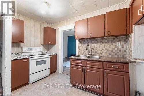 5333 College Crescent, Niagara Falls (210 - Downtown), ON - Indoor Photo Showing Kitchen With Double Sink