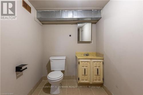 1408 Garrison Road, Fort Erie (334 - Crescent Park), ON - Indoor Photo Showing Bathroom