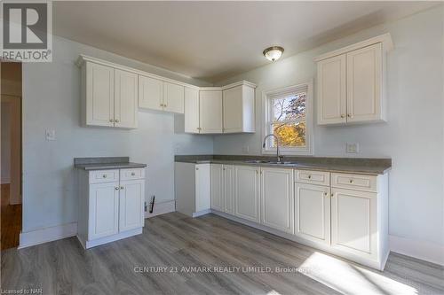 1408 Garrison Road, Fort Erie (334 - Crescent Park), ON - Indoor Photo Showing Kitchen With Double Sink