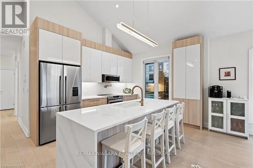 75 - 154 Port Robinson Road, Pelham (662 - Fonthill), ON - Indoor Photo Showing Kitchen With Upgraded Kitchen