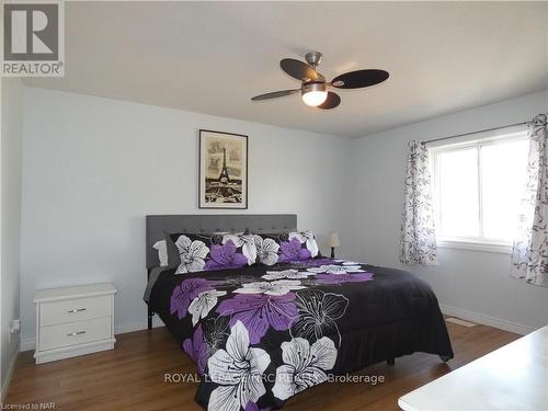 6519 Harper Drive, Niagara Falls (212 - Morrison), ON - Indoor Photo Showing Bedroom