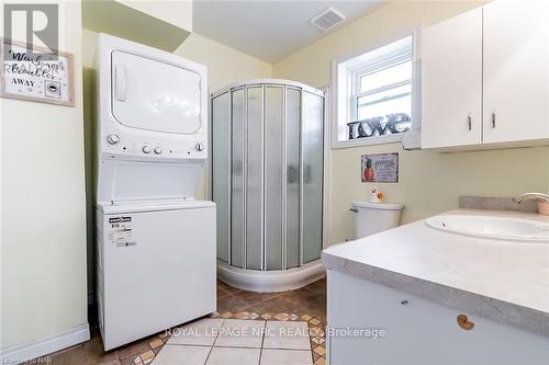 6519 Harper Drive, Niagara Falls (212 - Morrison), ON - Indoor Photo Showing Laundry Room