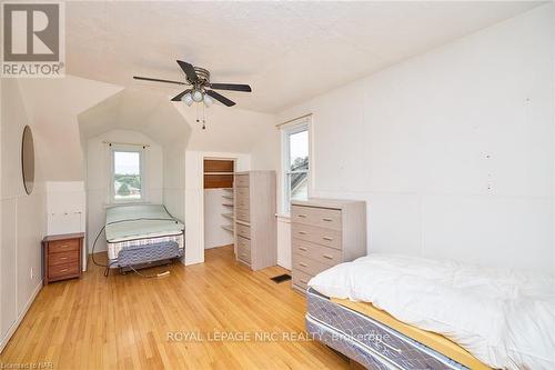 33 Merigold Street, St. Catharines (458 - Western Hill), ON - Indoor Photo Showing Bedroom