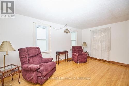 33 Merigold Street, St. Catharines (458 - Western Hill), ON - Indoor Photo Showing Living Room