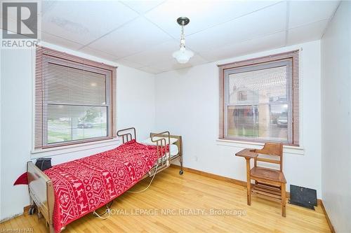 33 Merigold Street, St. Catharines (458 - Western Hill), ON - Indoor Photo Showing Bedroom