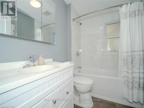 26 Philip Street, St. Catharines (456 - Oakdale), ON - Indoor Photo Showing Bathroom