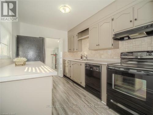 26 Philip Street, St. Catharines (456 - Oakdale), ON - Indoor Photo Showing Kitchen