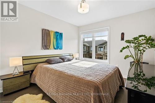 60 Waterview Lane, Grimsby (540 - Grimsby Beach), ON - Indoor Photo Showing Bedroom