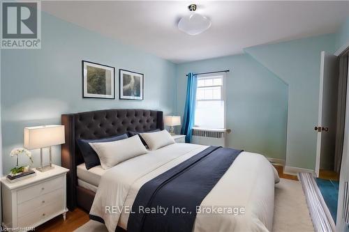 46 Edgar Street, Welland (769 - Prince Charles), ON - Indoor Photo Showing Bedroom