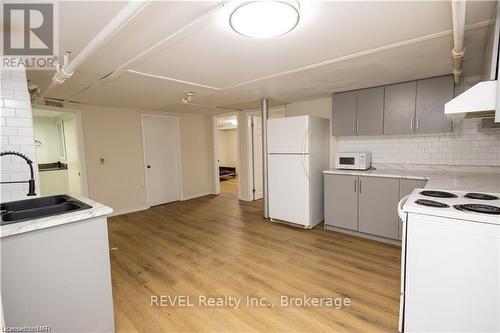 46 Edgar Street, Welland (769 - Prince Charles), ON - Indoor Photo Showing Kitchen With Double Sink