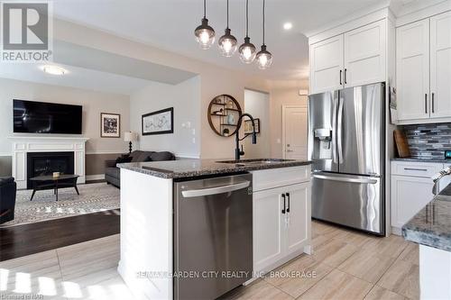 23 Willowbrook Drive, Welland (770 - West Welland), ON - Indoor Photo Showing Kitchen