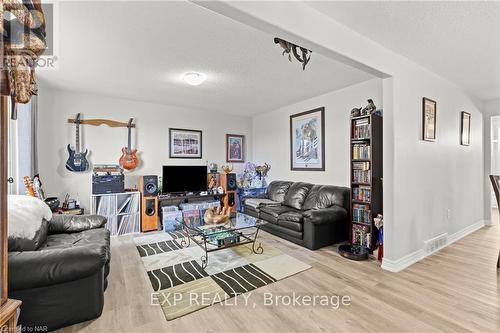 1213 Queenston Road, Niagara-On-The-Lake (105 - St. Davids), ON - Indoor Photo Showing Living Room