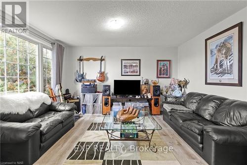 1213 Queenston Road, Niagara-On-The-Lake (105 - St. Davids), ON - Indoor Photo Showing Living Room