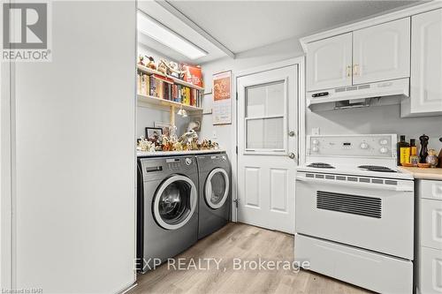 1213 Queenston Road, Niagara-On-The-Lake (105 - St. Davids), ON - Indoor Photo Showing Laundry Room