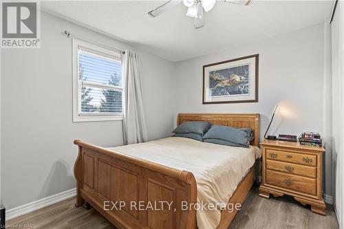 1213 Queenston Road, Niagara-On-The-Lake (105 - St. Davids), ON - Indoor Photo Showing Bedroom